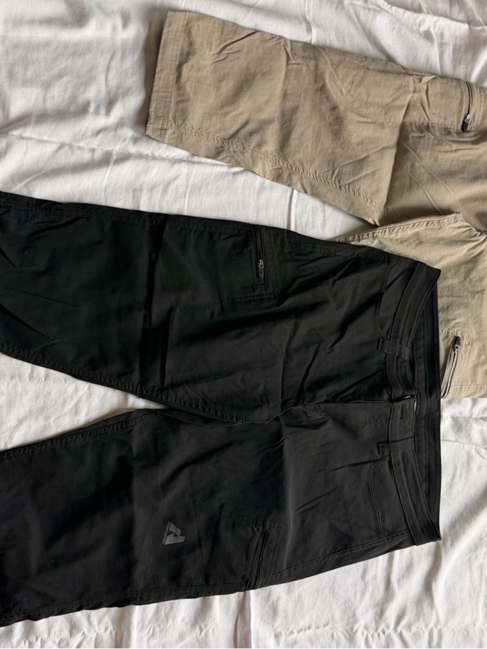 Eddie Bauer Guide Pro Women Tan and Black Capri Cargo Pants Bundle size 8